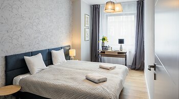 Apartments with Event Space & Hot Tub