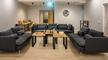 Apartments with Event Space & Hot Tub