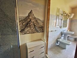 Collis Petri Relais