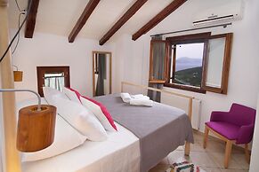 Tettix Summer House