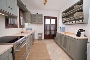 Tettix Summer House