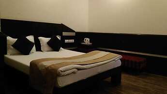 Hotel Aadhar