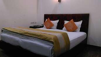 Hotel Aadhar