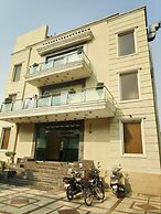 Hotel Aadhar