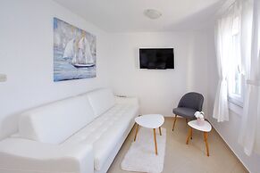 Apartments Nina