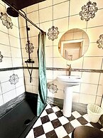 Peveril House, Spacious Eco-friendly Holiday Home