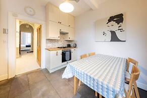 Beautiful 1 Bed Flat in Vibrant Stockbridge