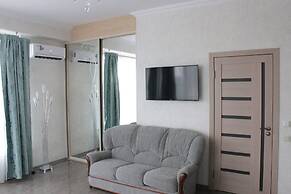 Apartment on Kamyshovaya 41, apt 19