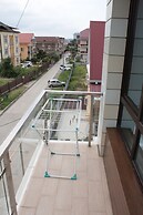 Apartment on Kamyshovaya 41, apt 19