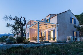Villa Authentica