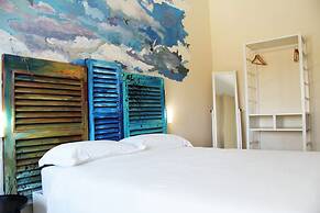 Urban Pop Hostel & BnB