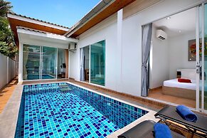 Tropical Living in Modern Villa Lancelot
