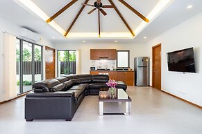 Exquisite Thai Balinese Pool Villa Mika