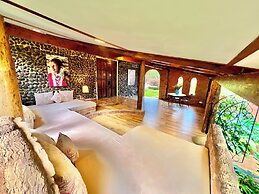 PINK FLAMINGO BOUTIQUE HOTEL