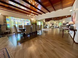 PINK FLAMINGO BOUTIQUE HOTEL