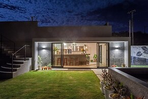 Hanalee Villa Kouri