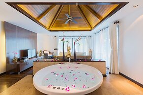Spectacular Seaview Pool Villa Kalim 6