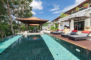 Spectacular Seaview Pool Villa Kalim 6