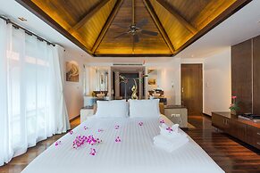 Spectacular Seaview Pool Villa Kalim 6
