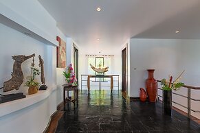 Spectacular Seaview Pool Villa Kalim 6