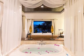 Spectacular Seaview Pool Villa Kalim 6