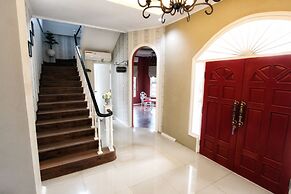 Omah Madam Bed & Breakfast