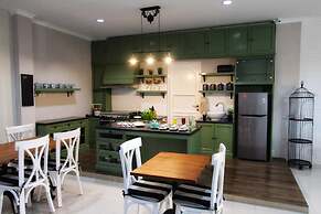 Omah Madam Bed & Breakfast
