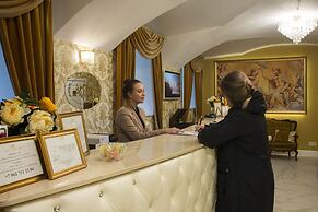 Catherine Art Hotel