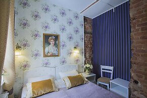 Catherine Art Hotel