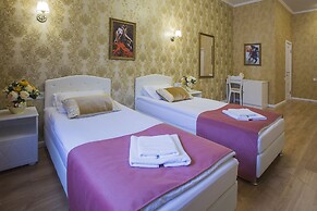 Catherine Art Hotel
