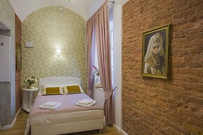 Catherine Art Hotel