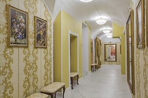 Catherine Art Hotel