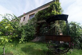 Orhideya Park Cottage