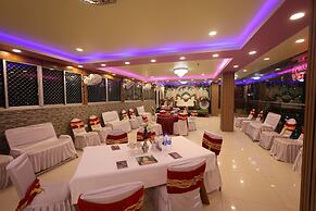 Hotel Anand Lok