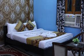 Hotel Anand Lok