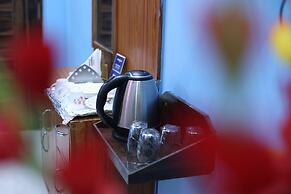Hotel Anand Lok