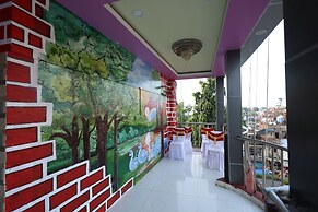Hotel Anand Lok