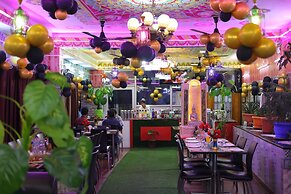 Hotel Anand Lok