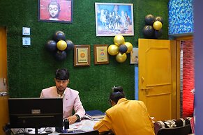 Hotel Anand Lok