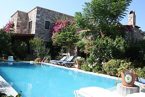 Important Group Villa Citrus