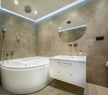 Level Luxury Suites