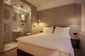 Level Luxury Suites