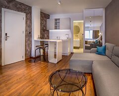 Level Luxury Suites