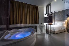 Level Luxury Suites
