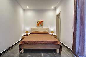 Luxury Apt Prime Location, Sliema
