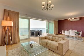 Seaview 3BR Apart inc Pool, Fort Cambridge Sliema