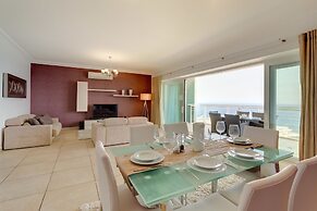 Seaview 3BR Apart inc Pool, Fort Cambridge Sliema