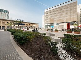 Seafront LUX Apart inc Pool, Upmarket Area