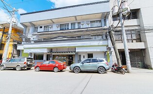 RedDoorz Plus near San Pedro Cathedral