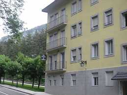 Albergue Río Aragón - Hostel